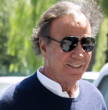 Julio Iglesias rompe el silencio: desmiente rotundamente acusaciones de extrabajadoras
