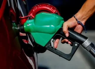Histórica alza de combustibles: Bencina sube $370 y Diésel $580 a partir de este jueves