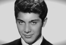 Paul Anka en «Gigantes de la Música»: Un Especial Imperdible en Incondicionalmente Retro Paul Anka
