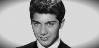 Paul Anka en «Gigantes de la Música»: Un Especial Imperdible en Incondicionalmente Retro Paul Anka